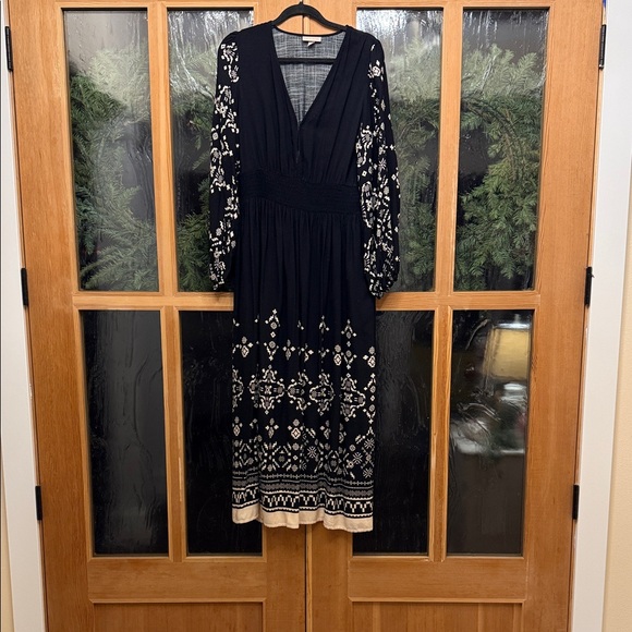 Knox Rose Dresses & Skirts - Knox Rose Black Dress with White Embroidery